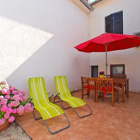 House Sandra 1430 Hébergement de vacances Peresiji